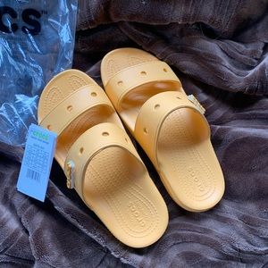 🐊🍊Crocs Women 8 Classic Sandals Waterproof Slides Brand New- super cute!